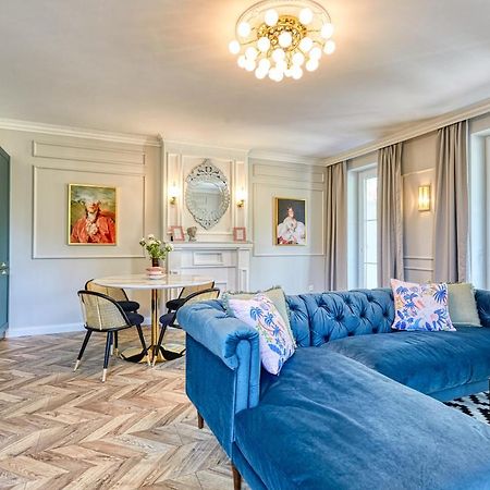 The Doors Luxury Apartment Mosonmagyaróvár Buitenkant foto