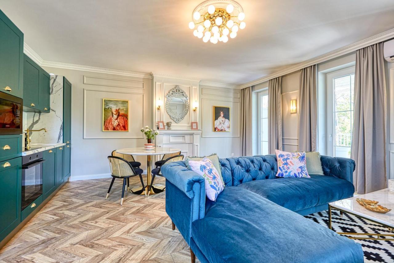 The Doors Luxury Apartment Mosonmagyaróvár Buitenkant foto