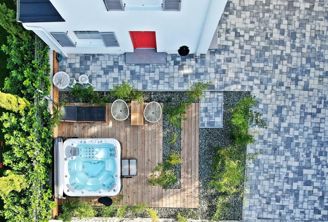 The Doors Luxury Apartment Mosonmagyaróvár Buitenkant foto