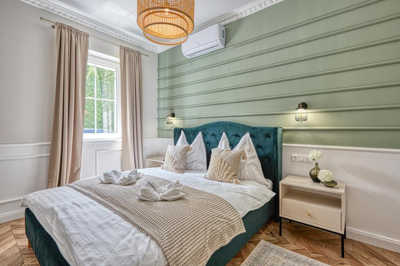 The Doors Luxury Apartment Mosonmagyaróvár Buitenkant foto