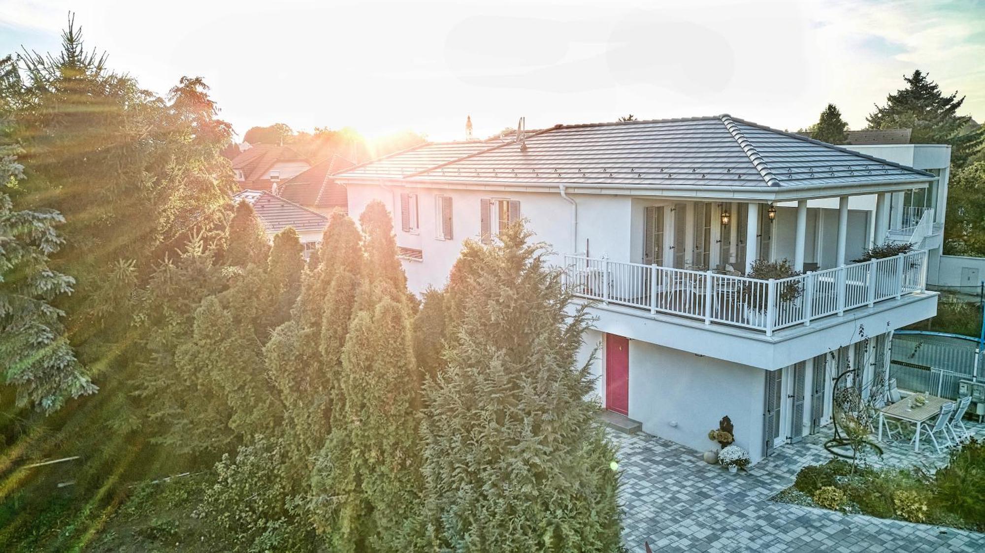 The Doors Luxury Apartment Mosonmagyaróvár Buitenkant foto