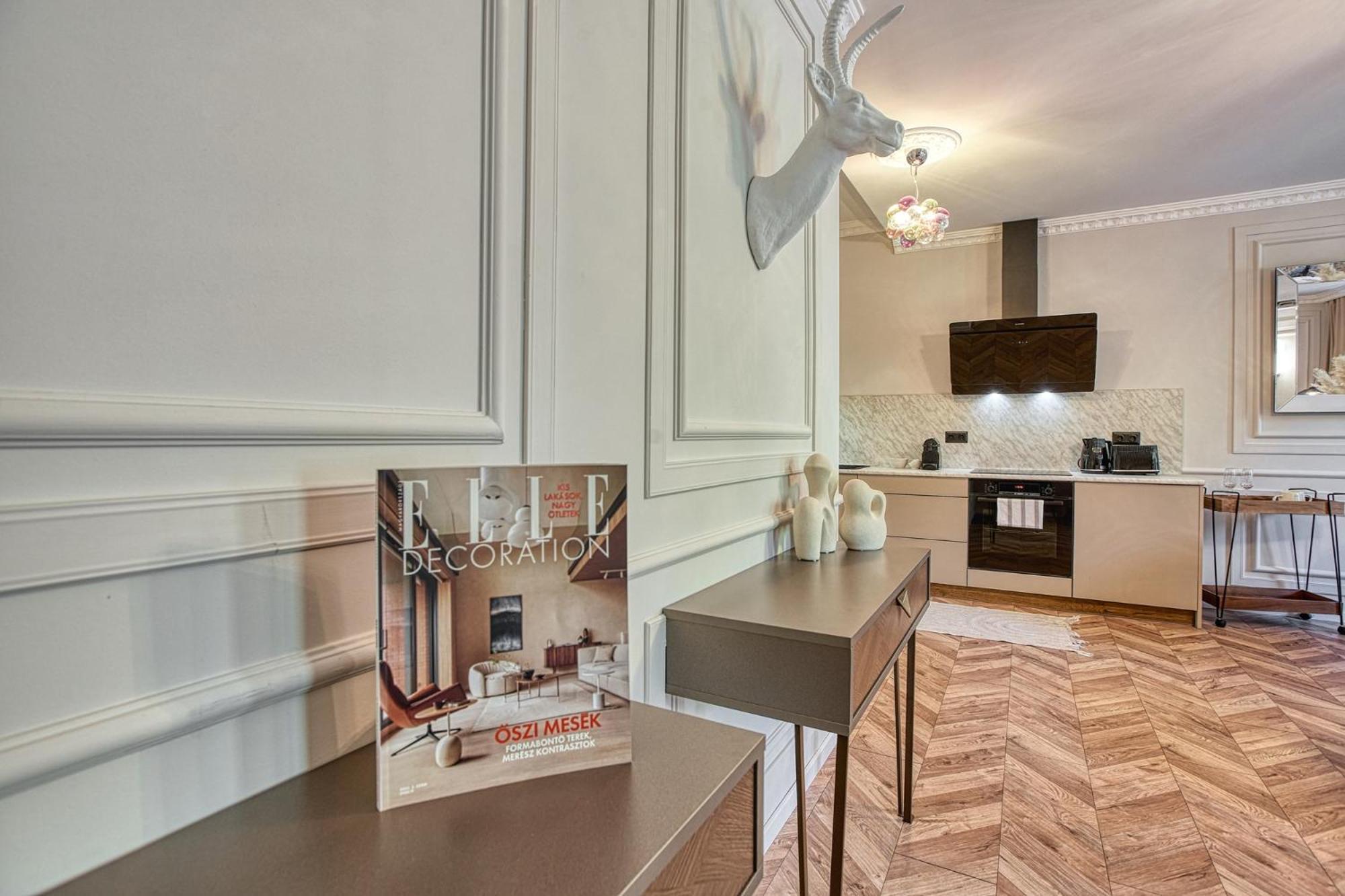 The Doors Luxury Apartment Mosonmagyaróvár Buitenkant foto