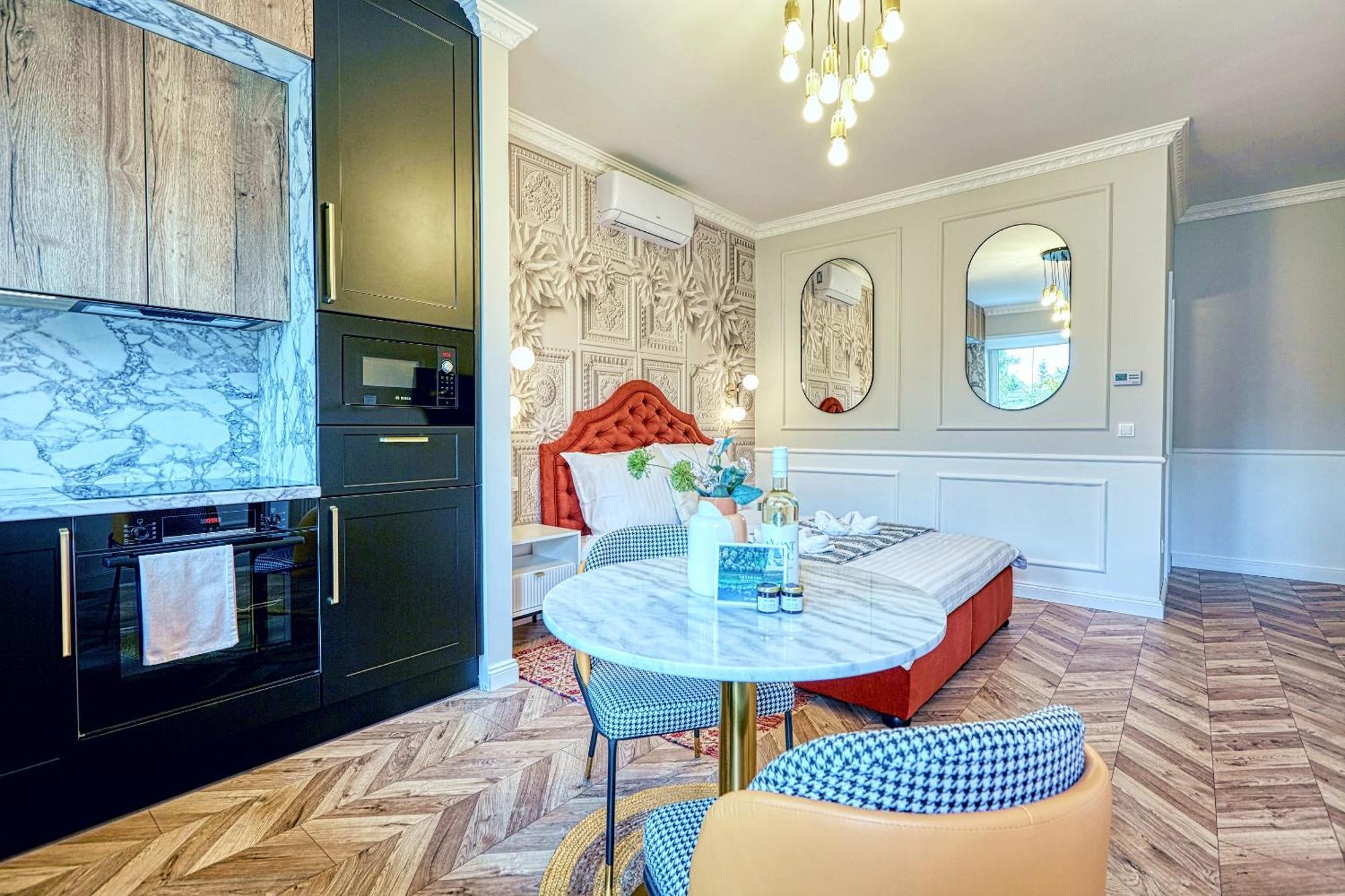 The Doors Luxury Apartment Mosonmagyaróvár Buitenkant foto