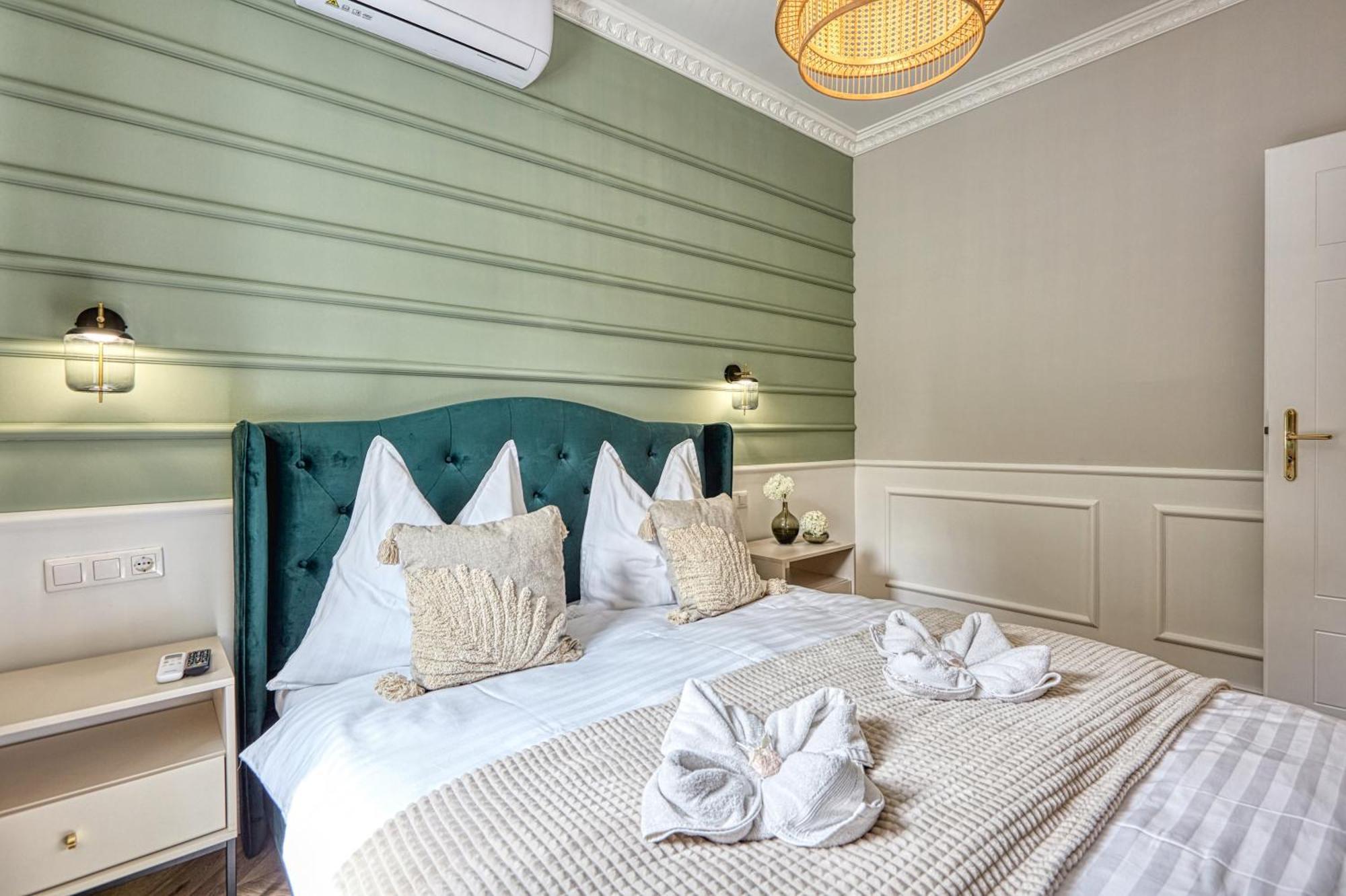 The Doors Luxury Apartment Mosonmagyaróvár Buitenkant foto